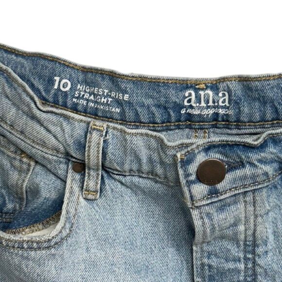 NWOT a.n.a Highest Rise Vintage Straight Leg Jean Button closure Size 10 - Picture 6 of 7